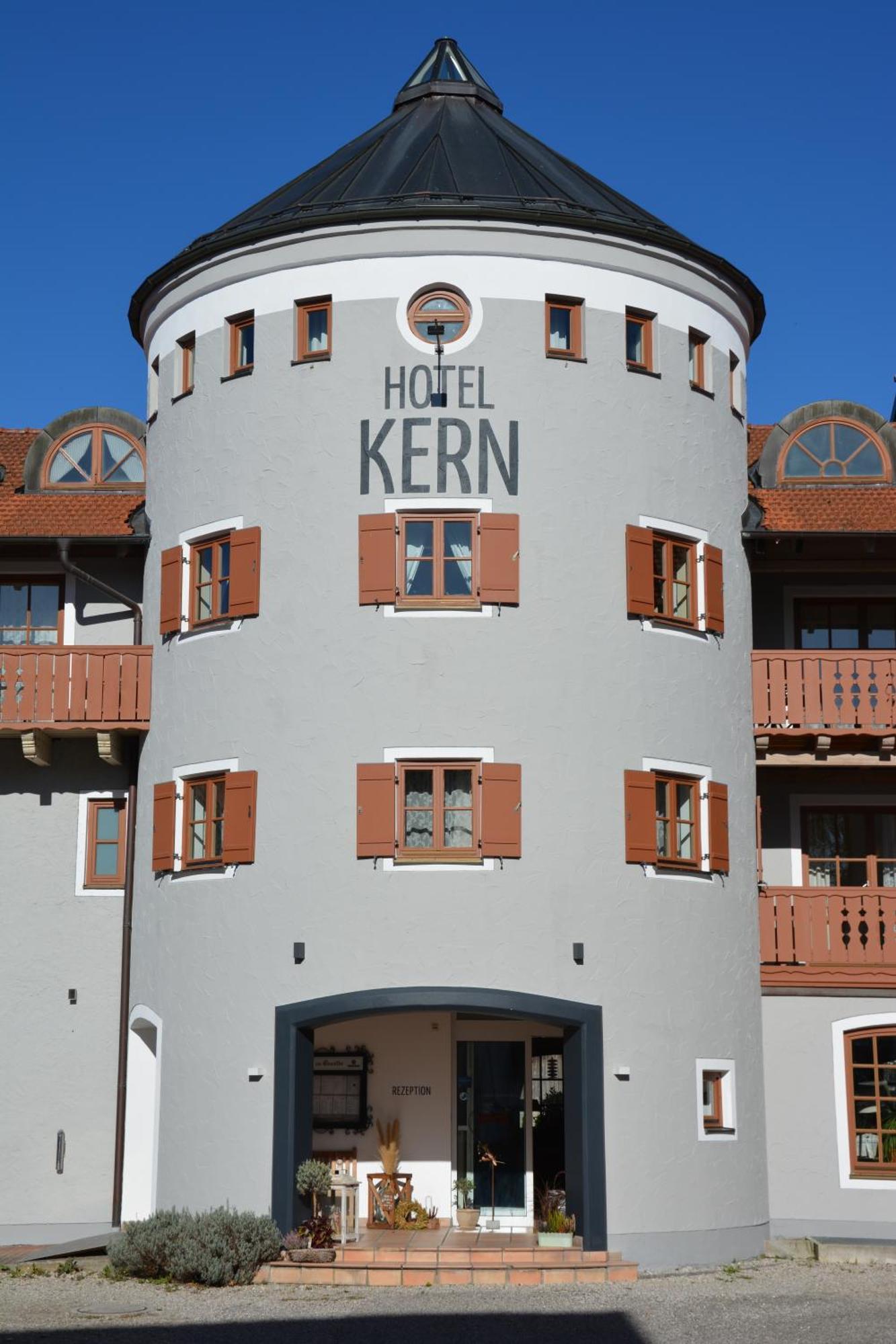 Hotel Garni Kern Halfing 外观 照片