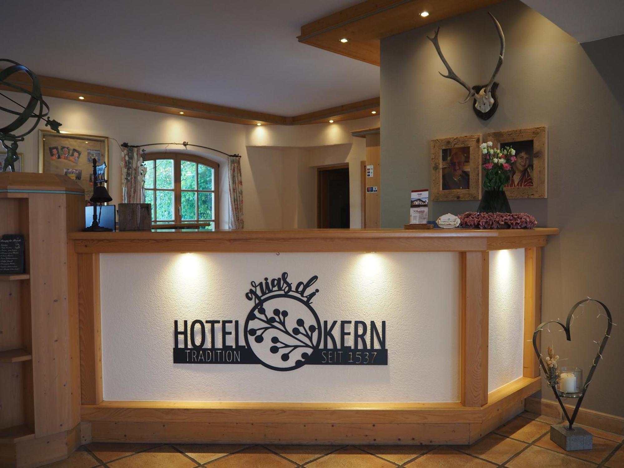 Hotel Garni Kern Halfing 外观 照片